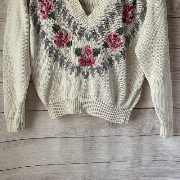 Vintage Jantzen Embroidered by Hand Sweater Floral V Neck Size Medium - Picture 3 of 14